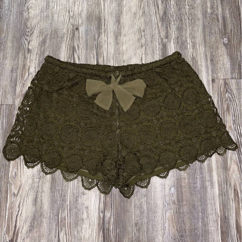 🌼3/$10 Heart Soul Lace Shorts